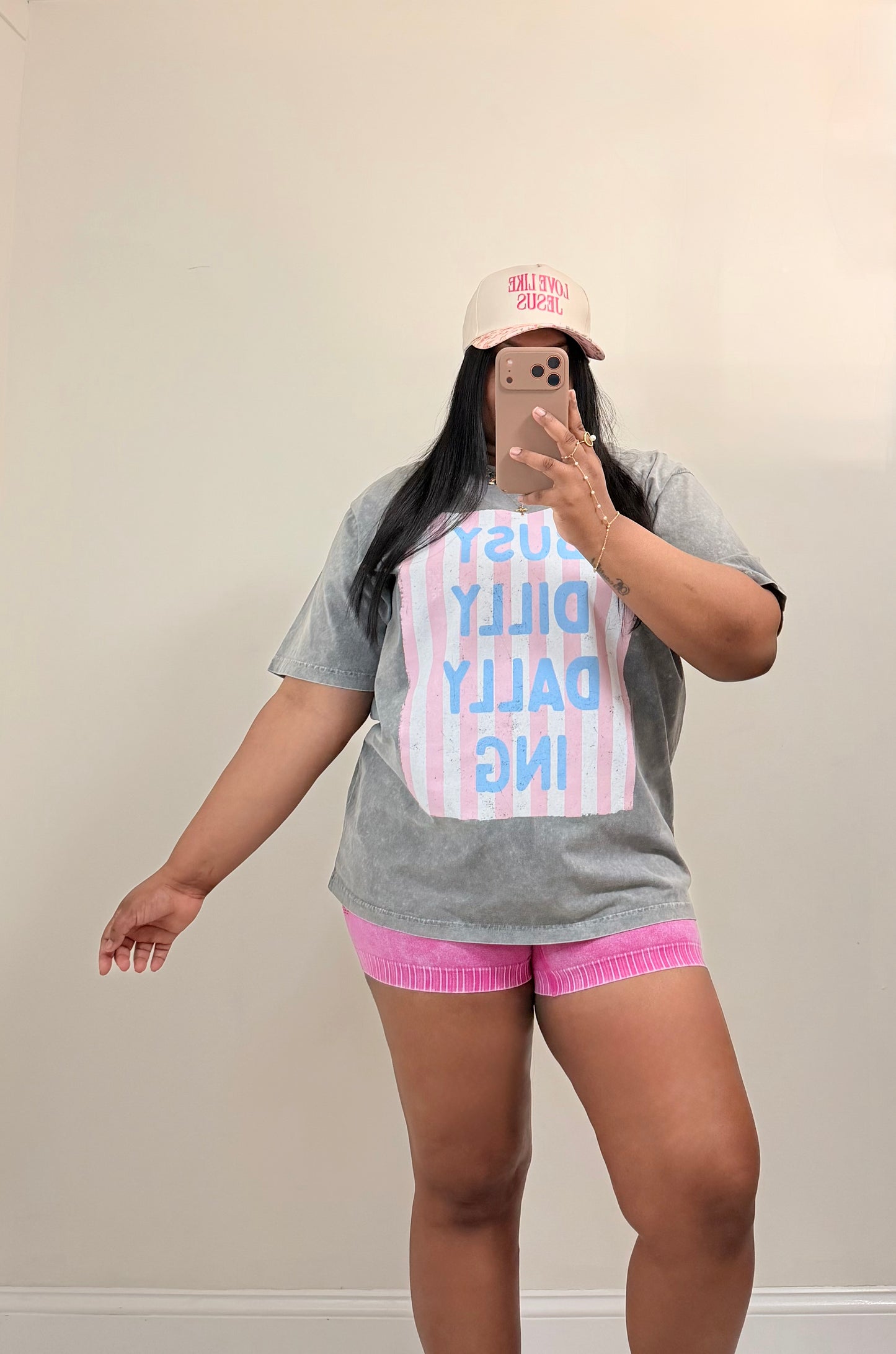 Dilly Dally Tee